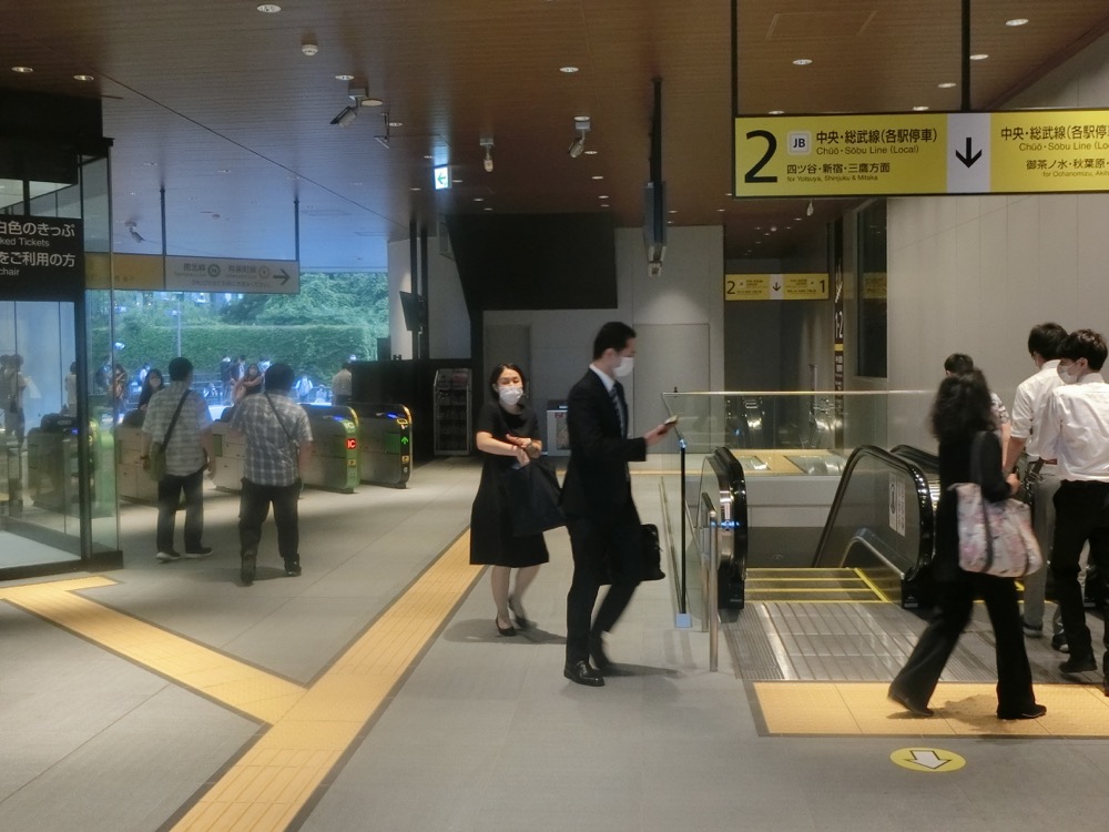 飯田橋西口エスカレーター
